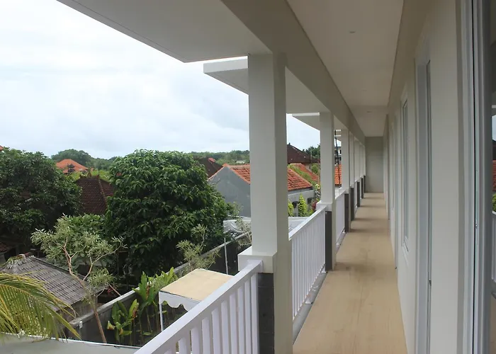 Pensión Adi Bali