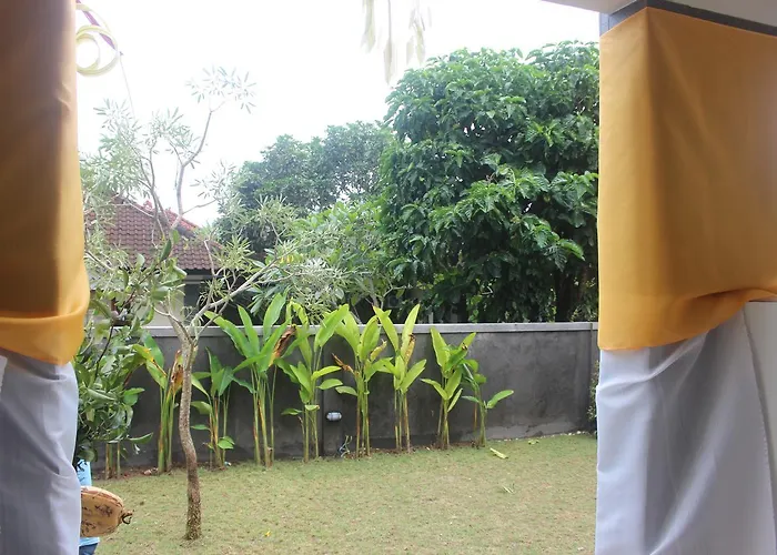 Pensión Adi Bali