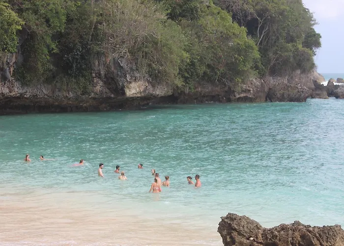 Pensión Adi Bali 3*